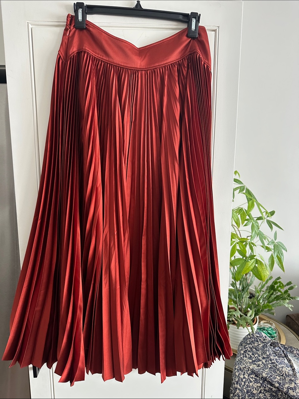 H&M Women's Pleated Midi Skirt in Rust Red